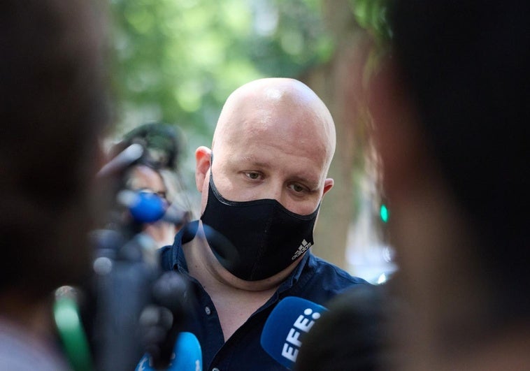 Prisión para el financiador de Alvise tras hallarse una cuenta con 29 millones en Singapur